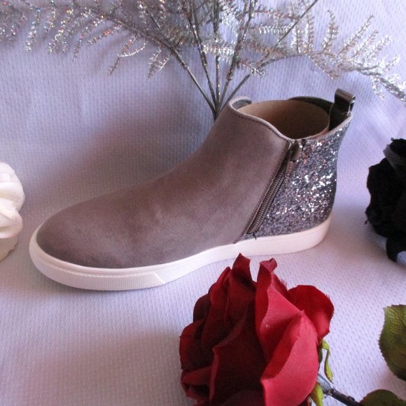 SO NOAH PEWTER SNEAKERS BIG GIRLS SIZE 5  - WOMENS 7 - Picture 13 of 15